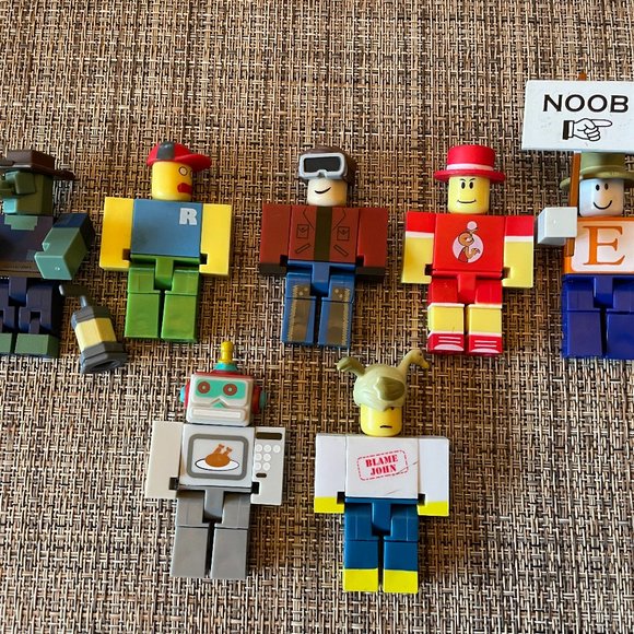 Roblox Figures * Set of 7 * Poseable * Figurines * EUC - Picture 1 of 5